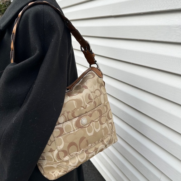 Coach Chelsea Optic Signature Hobo (G0771-10990) - Picture 12 of 12
